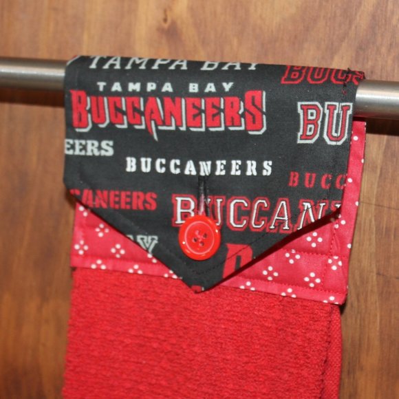 TAMPA BAY BUCCANEERS RED BLACK & GRAY HANDMADE HANGING KITCHEN RED HAND TOWEL - Picture 3 of 4